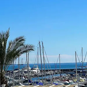 Seafront - Beautiful Flat With Aircon And Comfortable Loggia Appartement Vallauris